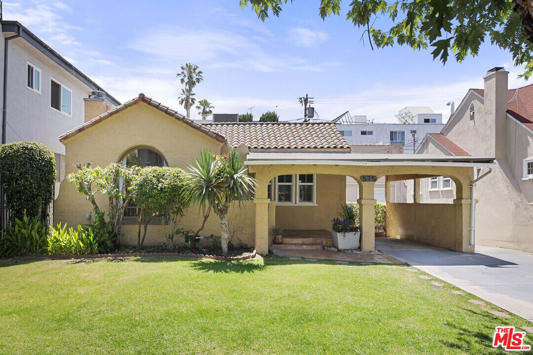 515 Kings Rd in West Hollywood, CA - Building Photo