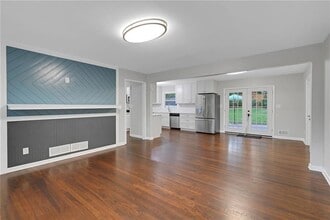 2710 Dresden Dr in Chamblee, GA - Foto de edificio - Building Photo