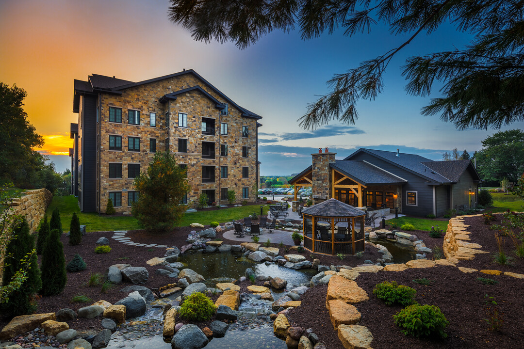 Brownpoint Reserve in Middleton, WI - Foto de edificio