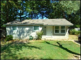 7410 Valley Dr in Little Rock, AR - Building Photo