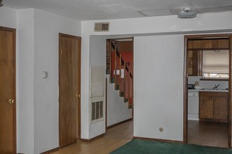 1401 E 6th St in Pratt, KS - Building Photo - Interior Photo