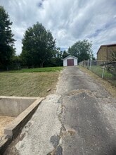 525 Peach Orchard Dr in Kingsport, TN - Building Photo - Building Photo