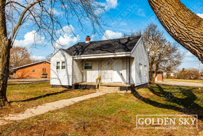 property at 4613 S Madison St