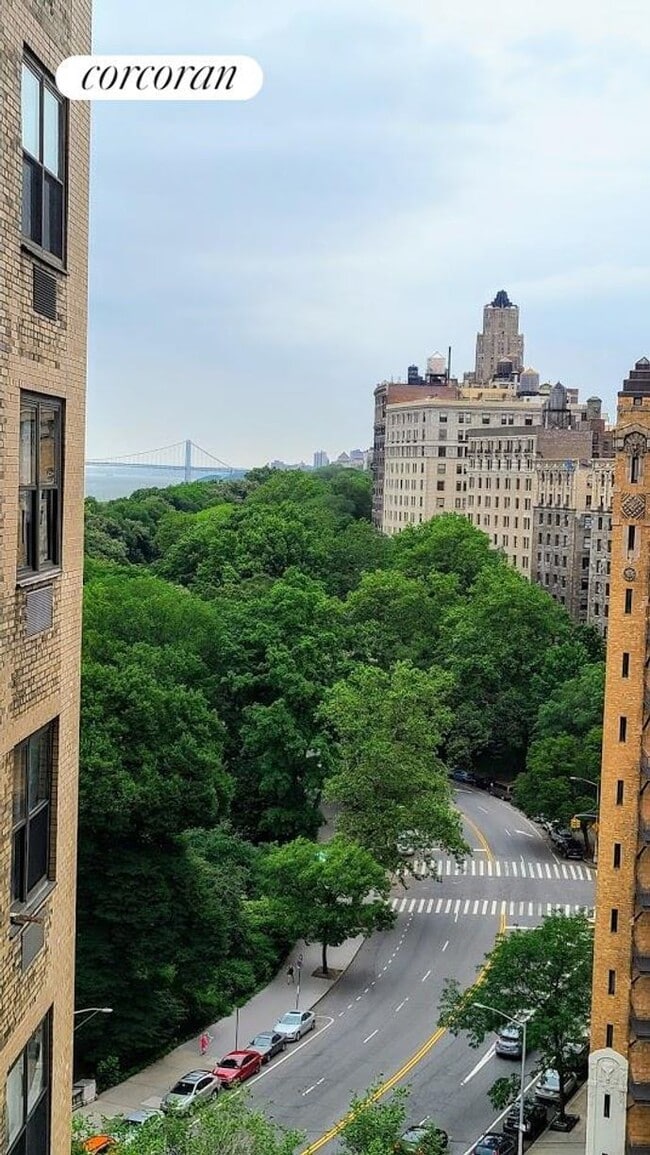 230 Riverside Dr in New York, NY - Building Photo - Building Photo