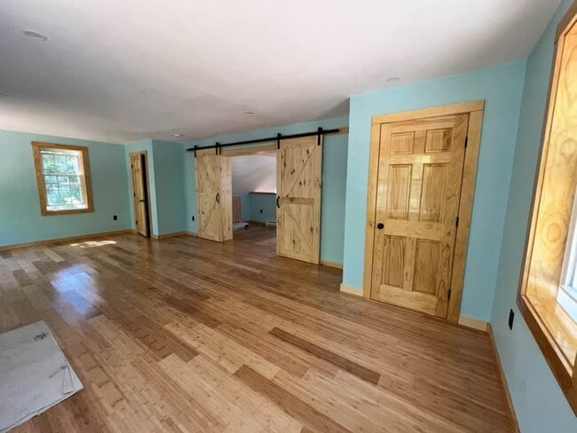 224 Townsend Harbor Rd in Lunenburg, MA - Building Photo - Building Photo