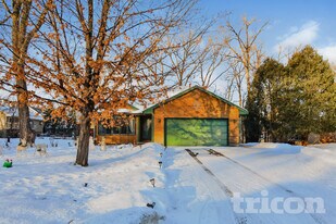 8641 Emerson Ave N in Minneapolis, MN - Building Photo