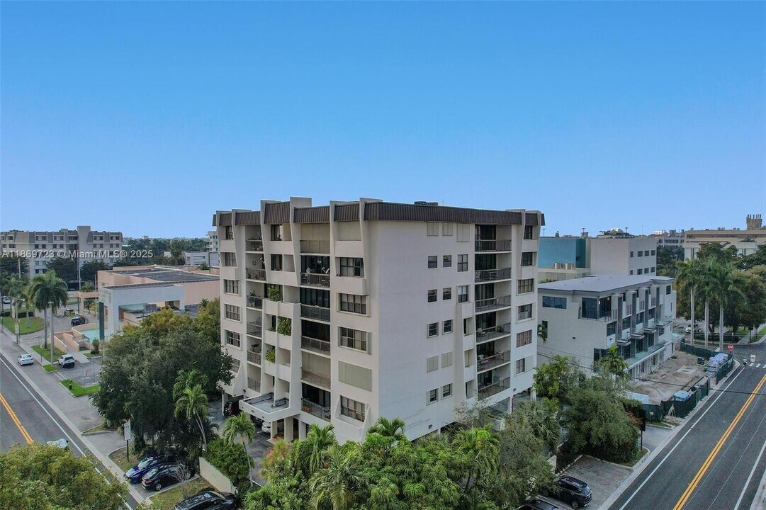 9300 Bay Harbor Terrace in Bay Harbor Islands, FL - Building Photo