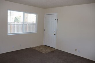 14 Cypress St-Unit -Unit A in Salinas, CA - Foto de edificio - Building Photo