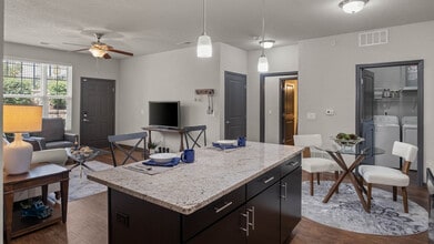 Springs at Knapp’s Crossing in Grand Rapids, MI - Building Photo - Building Photo