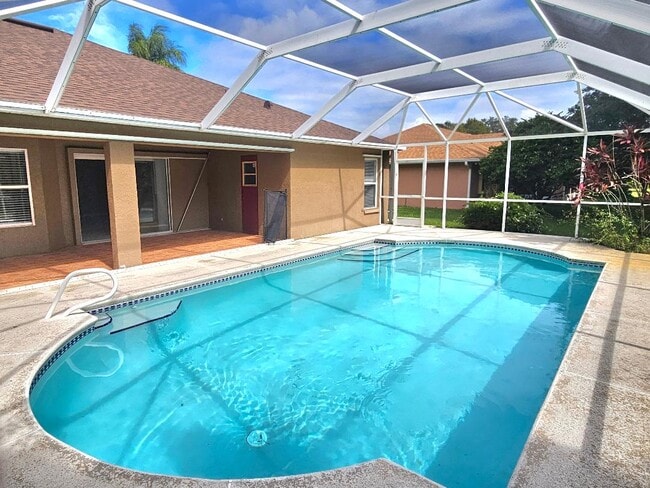 property at 911 Wood Creek Dr