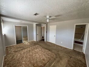 11018 Sharpview Dr in Houston, TX - Building Photo - Building Photo