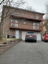 593 Hillside St, Unit 1 in Ridgefield, NJ - Building Photo