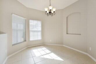 1304 Travertine Terrace in Sanford, FL - Foto de edificio - Building Photo