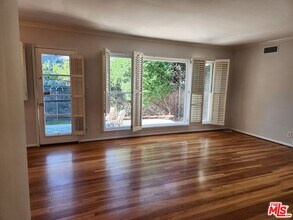 19229 Aetna St in Los Angeles, CA - Building Photo - Building Photo