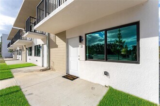 155 NW 160th St in Miami, FL - Building Photo - Building Photo
