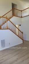 900 Arlene Ct in Escalon, CA - Foto de edificio - Building Photo