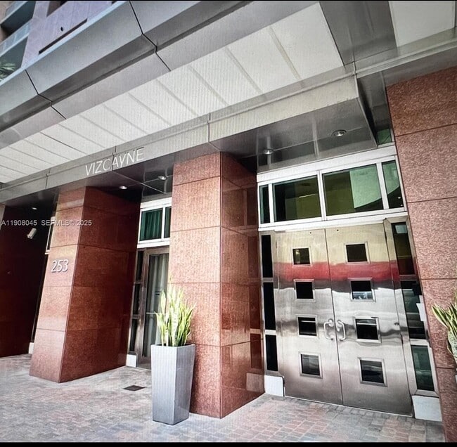 property at 253 NE 2nd St