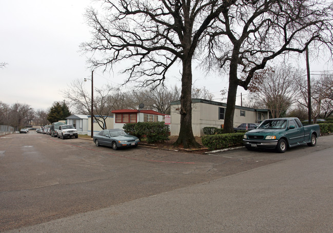 Cobblestone Mobile Home Park in Irving, TX - Building Photo - Building Photo