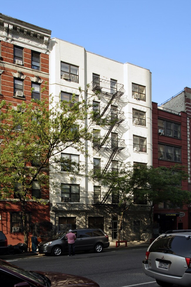 412 E Tenth St in New York, NY - Building Photo - Building Photo