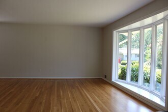 1113 Anesbury Ct in Alexandria, VA - Building Photo - Building Photo
