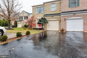 8627 Trail View Dr in Ellicott City, MD - Building Photo - Building Photo