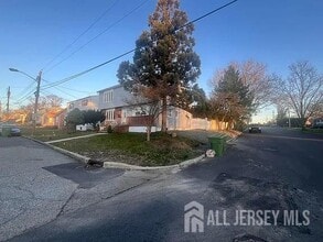 249 Olsen St in South Amboy, NJ - Building Photo - Building Photo