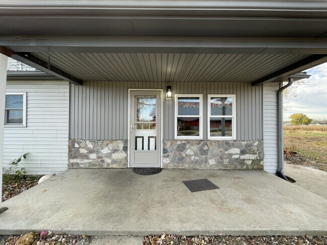 7094 N 550 E in Rochester, IN - Building Photo - Building Photo