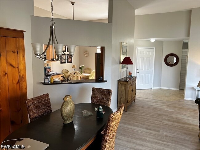 607 Beachwalk Cir in Naples, FL - Building Photo - Building Photo