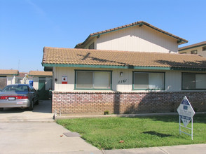 Evergreen Apartments in Merced, CA - Building Photo - Building Photo