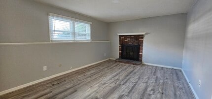 74 Locust Ave in Southbridge, MA - Building Photo - Building Photo