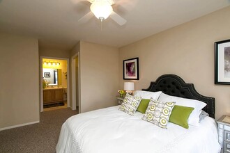 PENINSULA AT PORT CHARLOTTE in Port Charlotte, FL - Building Photo - Building Photo