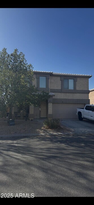 313 E Dry Creek Rd in San Tan Valley, AZ - Building Photo