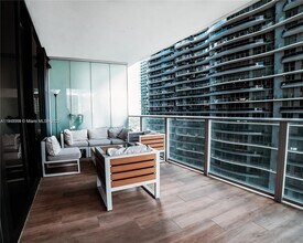 1010 Brickell Ave, Unit 2611 in Miami, FL - Building Photo - Building Photo