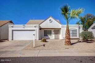 1208 E Wickieup Ln in Phoenix, AZ - Building Photo