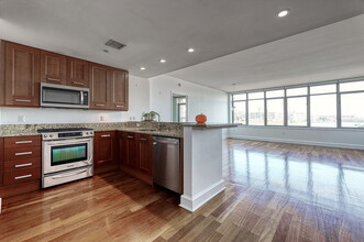 8100 River Rd, Unit 313 in North Bergen, NJ - Foto de edificio - Building Photo
