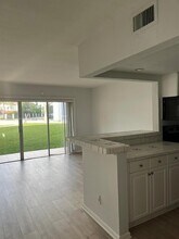 7304 SW 82nd St in Miami, FL - Building Photo - Building Photo