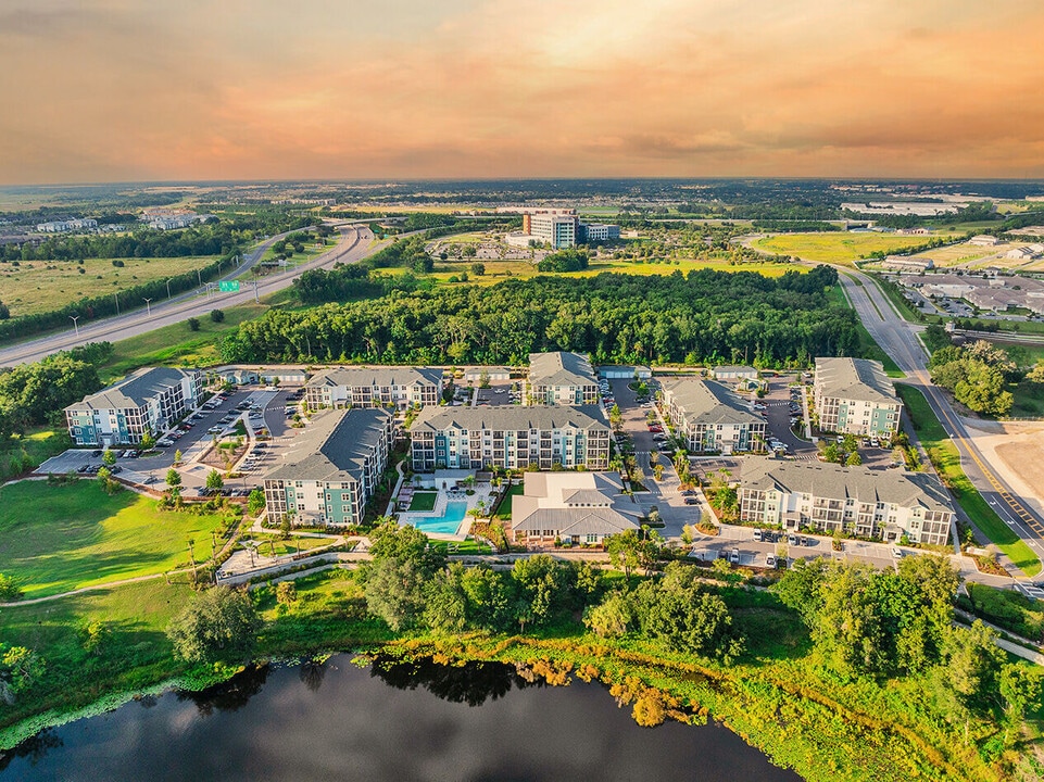 J Ardin at Apopka in Apopka, FL - Foto de edificio