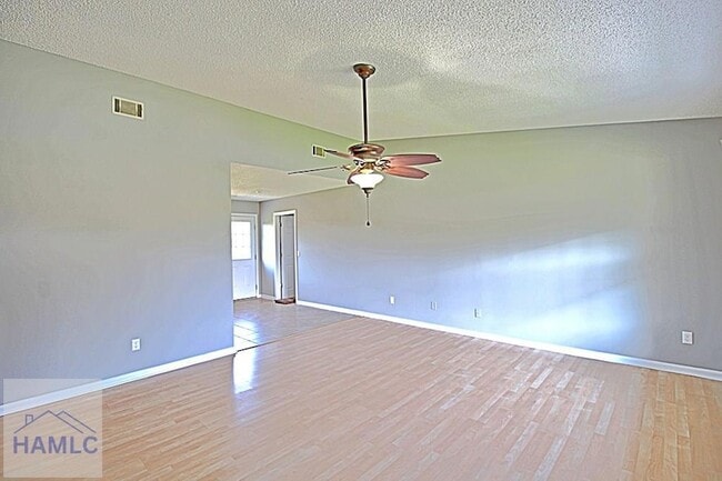 850 Lyndsi Ln in Hinesville, GA - Building Photo - Building Photo