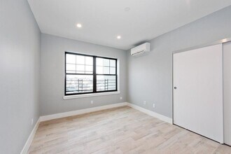104-22 Astoria Blvd in Queens, NY - Building Photo - Building Photo