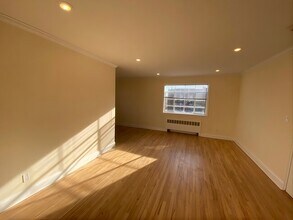 85 Saint Paul St, Unit 3 in Brookline, MA - Foto de edificio - Building Photo