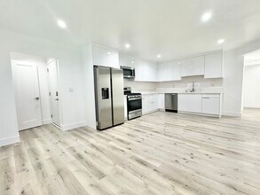 816 N Edinburgh Ave in Los Angeles, CA - Building Photo - Building Photo
