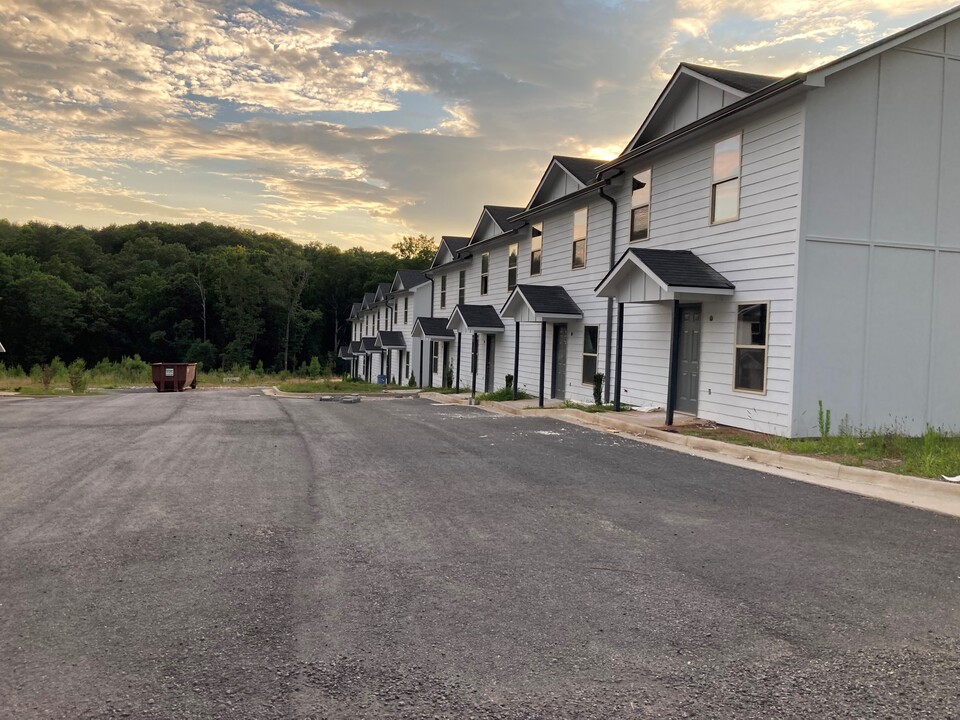 Cherocreek Ct in Dahlonega, GA - Building Photo