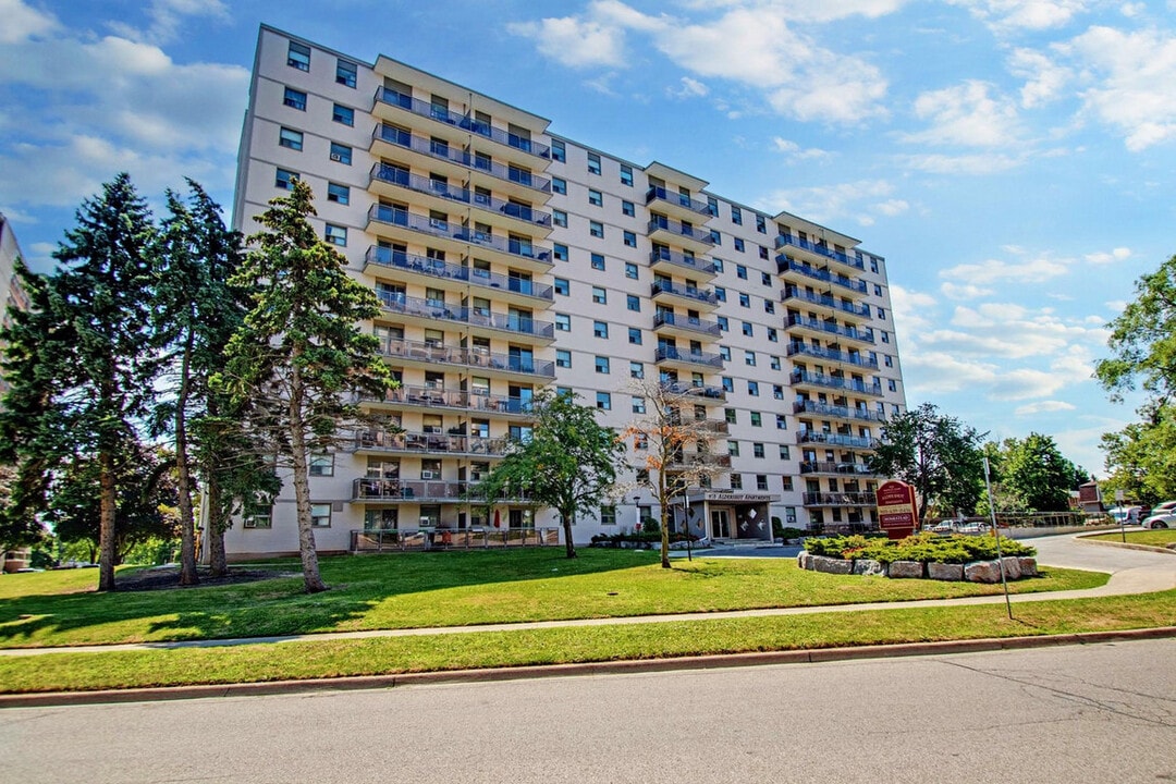 Aldershot Apartments in Burlington, ON - Building Photo