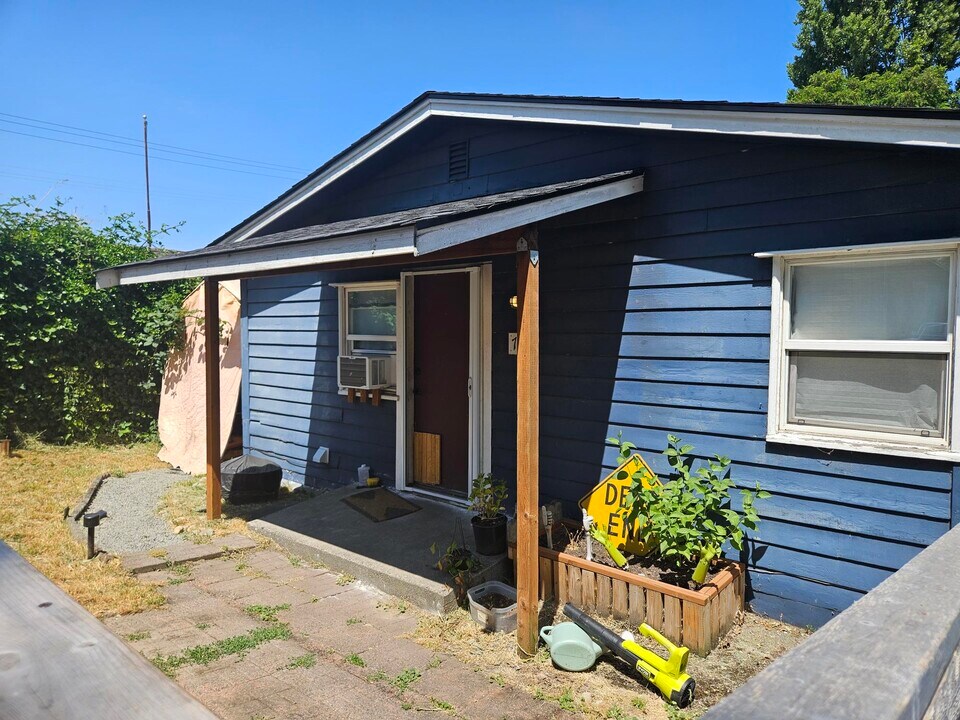 708 -710 S Rose Street, Unit 710 in Seattle, WA - Building Photo