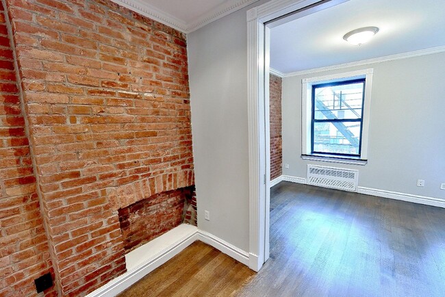 939 2nd Ave in New York, NY - Building Photo - Building Photo