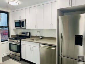 EAST 38 STREET in New York, NY - Building Photo - Building Photo