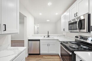 509 S Perry Parkway in Oregon, WI - Building Photo