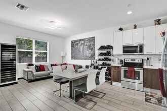 480 NE 35th Ct in Oakland Park, FL - Building Photo - Building Photo
