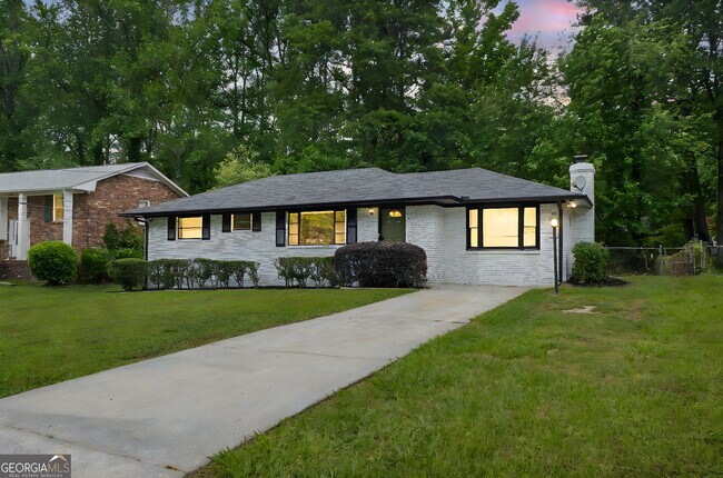 2315 Shancey Ln in College Park, GA - Building Photo - Building Photo