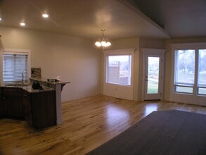 2576 E Hidden Crk St in Nampa, ID - Building Photo - Building Photo
